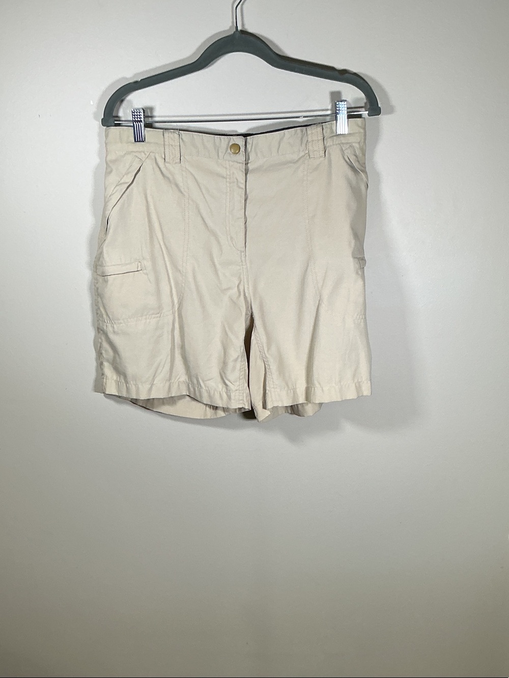 L.L. Bean Women’s Nylon Cargo Hiking Shorts Beige Medium
